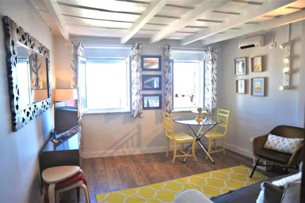 Alfama - With River View Apartment