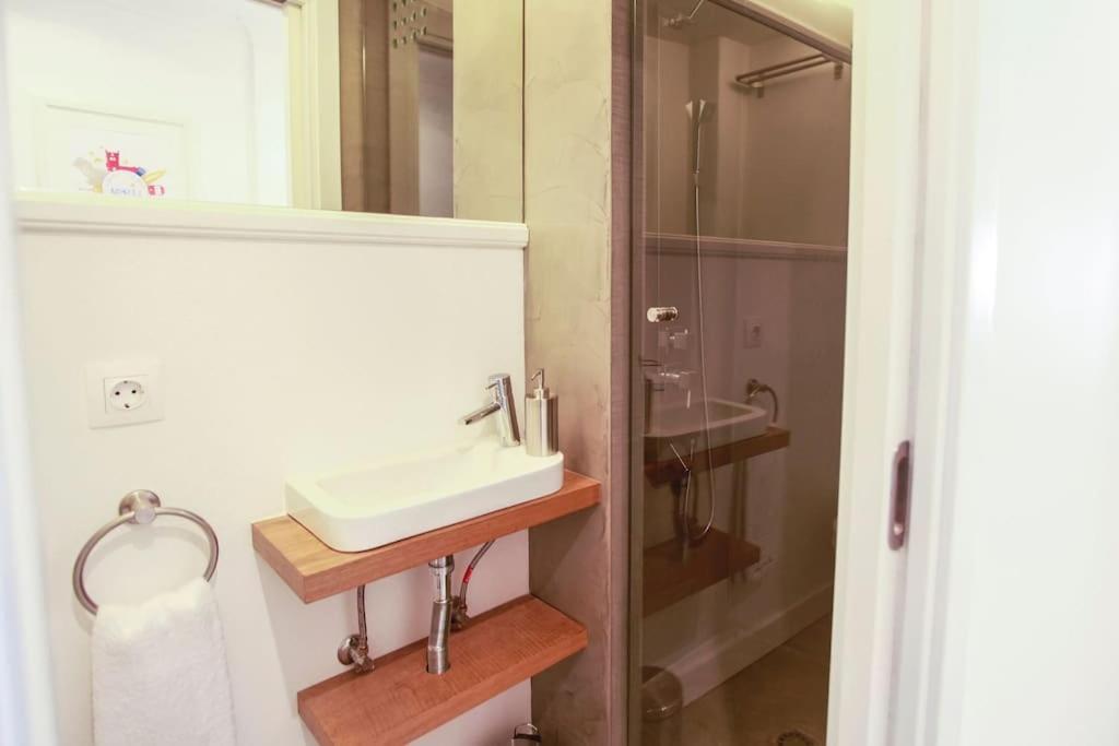Alfama - With River View Apartment *