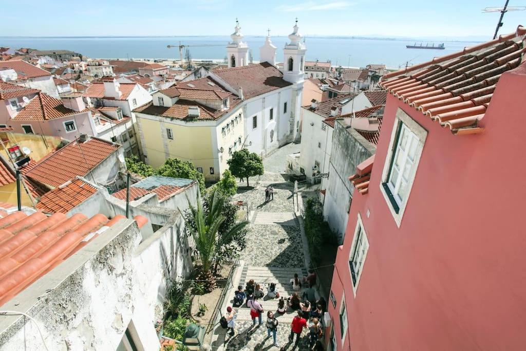 Alfama - With River View Apartment *